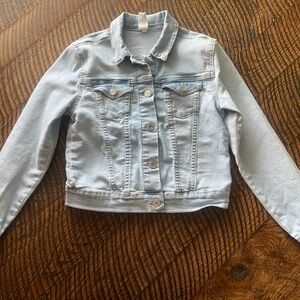 EUC — H&M Denim Jacket — Girls size 9-10Y — Light Denim